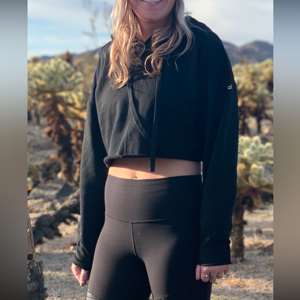 ALO Yoga Black Long Sleeve Cropped Hoodie